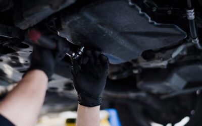 Co oznaczają kontrolki na desce rozdzielczej i kiedy należy reagować?